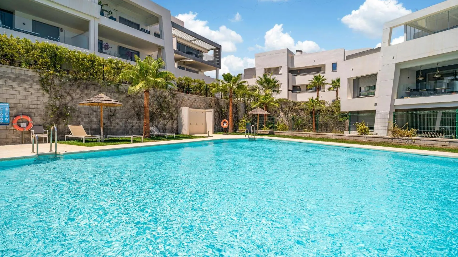 Stunning Apartment In Estepona With Wifi