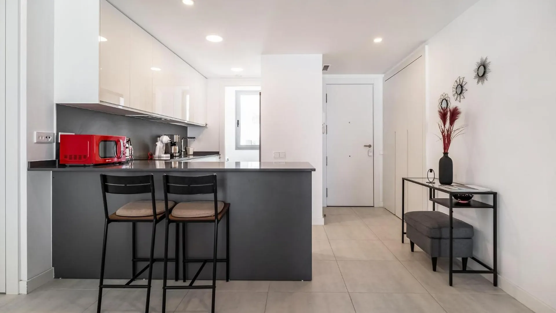 Stunning Apartment In Estepona With Wifi