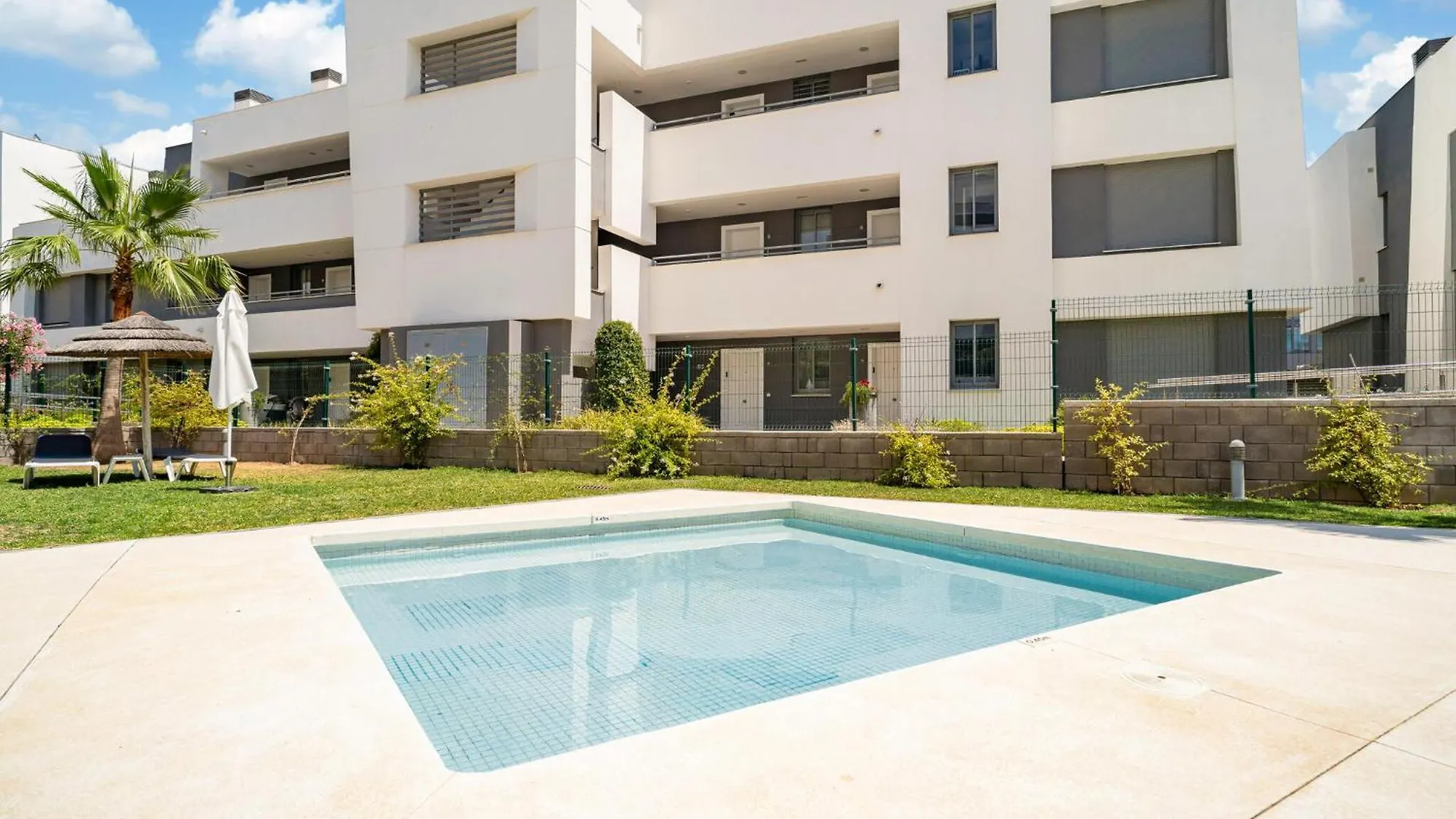 Stunning Apartment In Estepona With Wifi